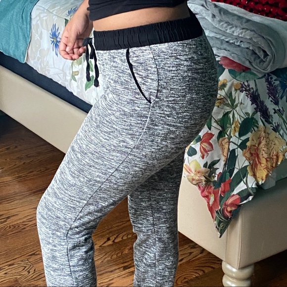 SOLD!!❤️ FOREVER 21 GRAY MARLED JOGGERS - Picture 4 of 6